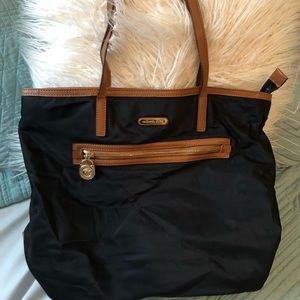MICHAEL KORS KEMPTON TOTE 🌹🌹🌹